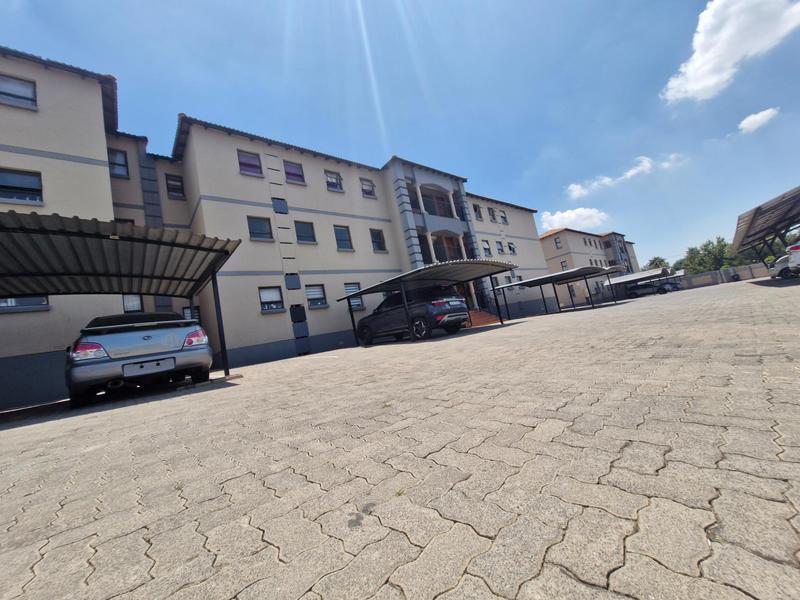 2 Bedroom Property for Sale in Gosforth Park Gauteng