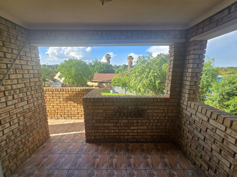 To Let 2 Bedroom Property for Rent in Florida Gauteng