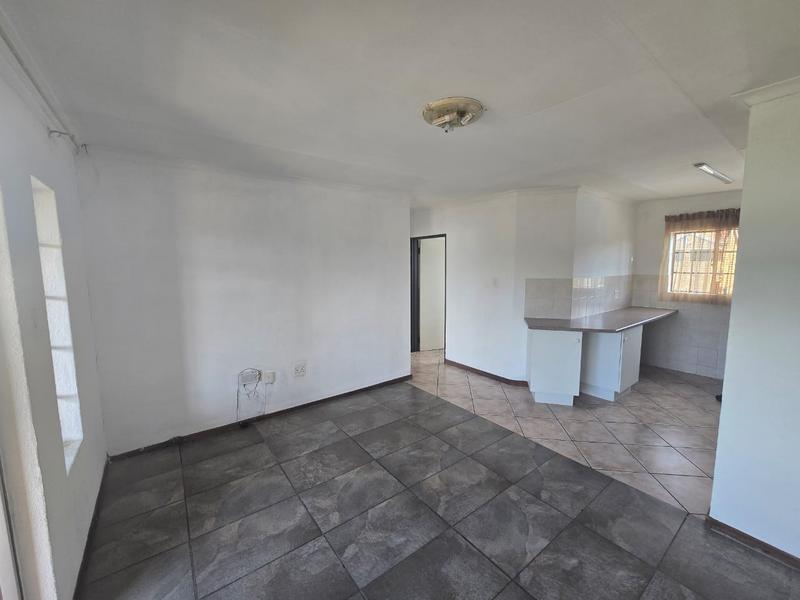 To Let 2 Bedroom Property for Rent in Florida Gauteng