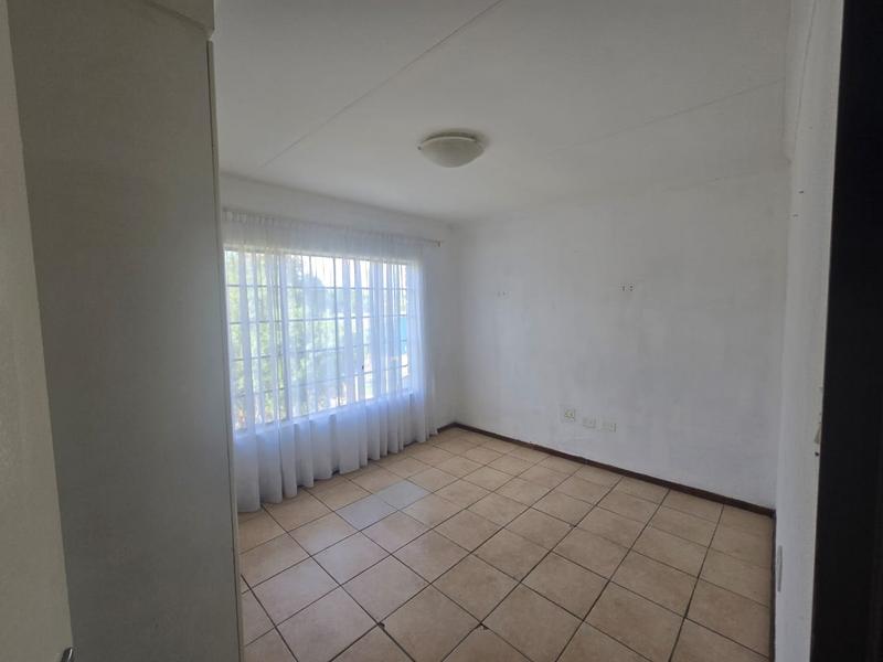 To Let 2 Bedroom Property for Rent in Florida Gauteng