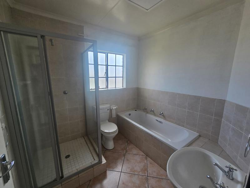 To Let 2 Bedroom Property for Rent in Florida Gauteng