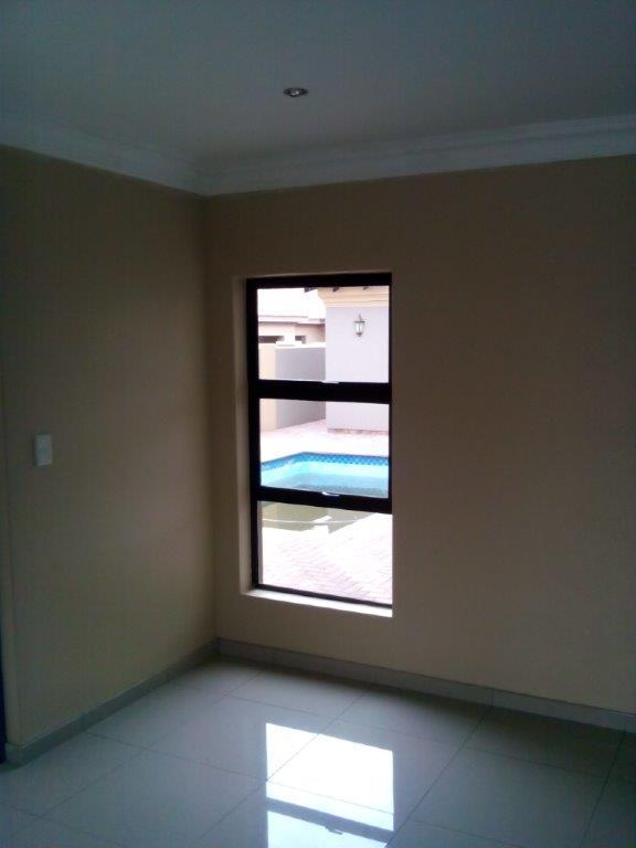 To Let 4 Bedroom Property for Rent in Vanderbijlpark SE 8 Gauteng