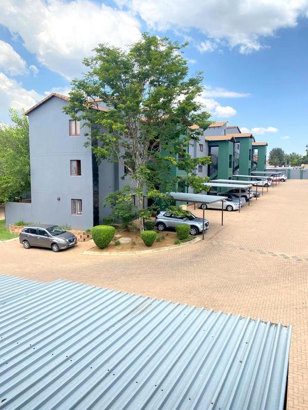 To Let 2 Bedroom Property for Rent in Honeydew Grove Gauteng