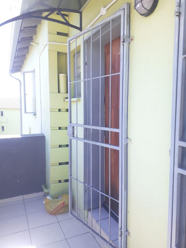 2 Bedroom Property for Sale in Fleurhof Gauteng