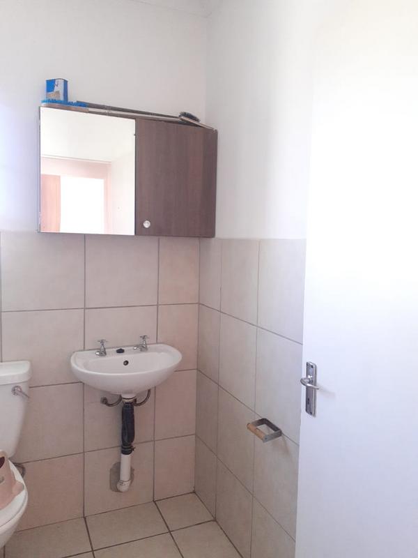 2 Bedroom Property for Sale in Fleurhof Gauteng