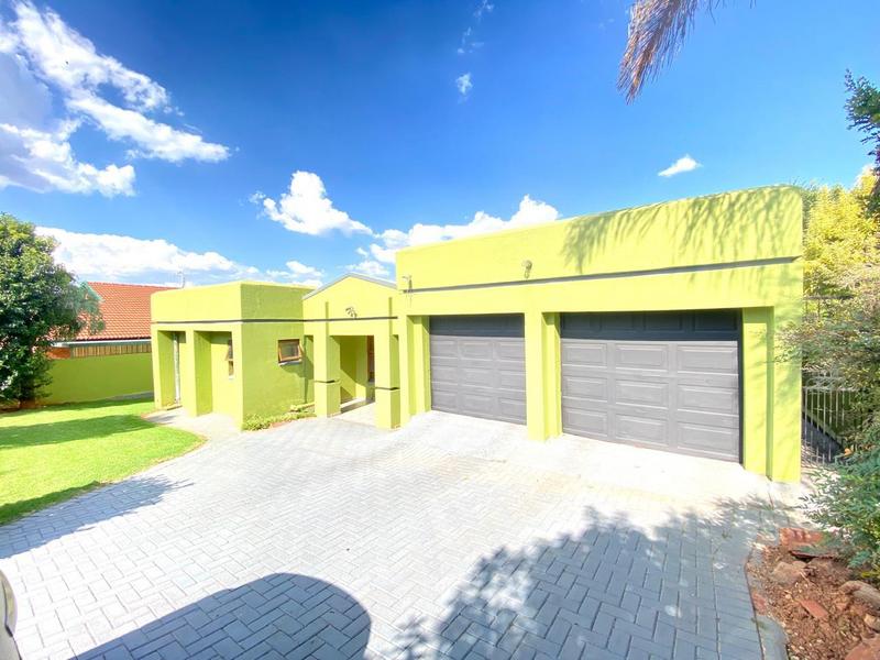 3 Bedroom Property for Sale in Rangeview Gauteng