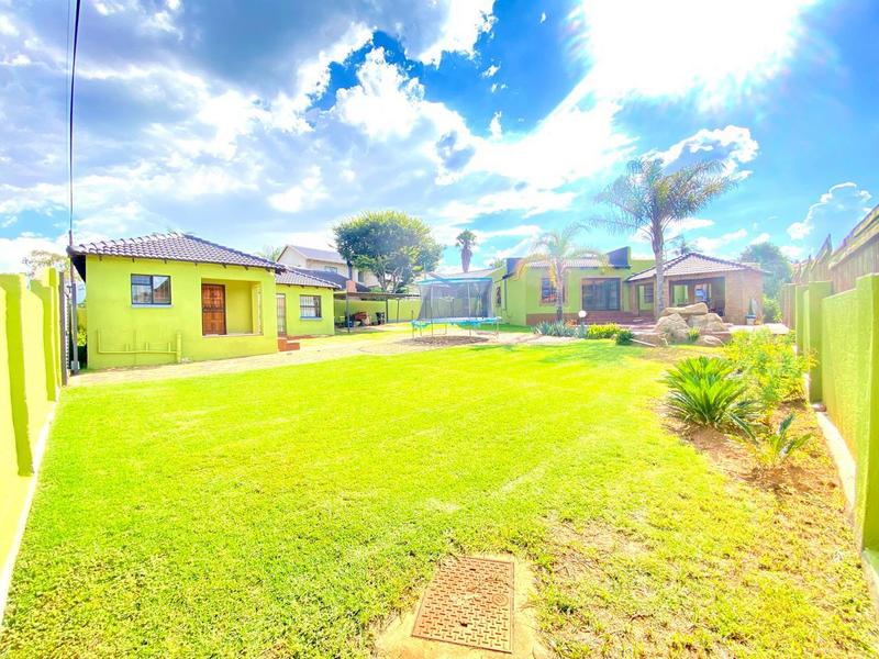 3 Bedroom Property for Sale in Rangeview Gauteng