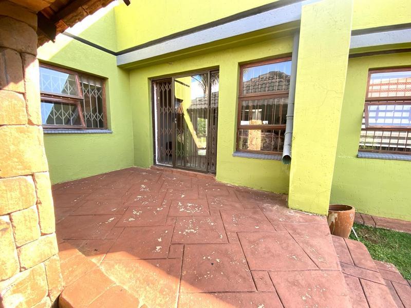 3 Bedroom Property for Sale in Rangeview Gauteng