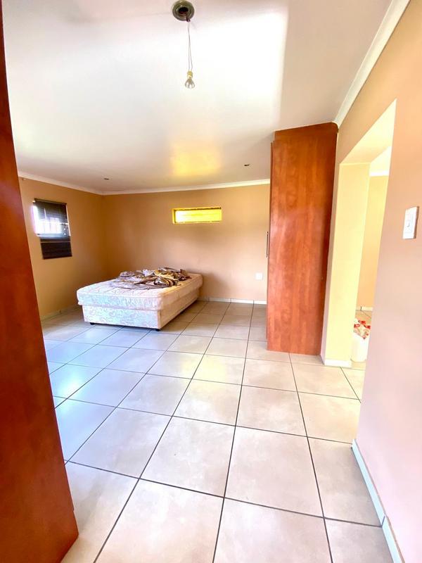 3 Bedroom Property for Sale in Rangeview Gauteng