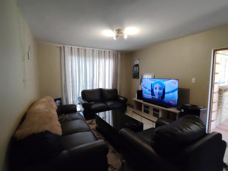 To Let 2 Bedroom Property for Rent in Die Hoewes Gauteng