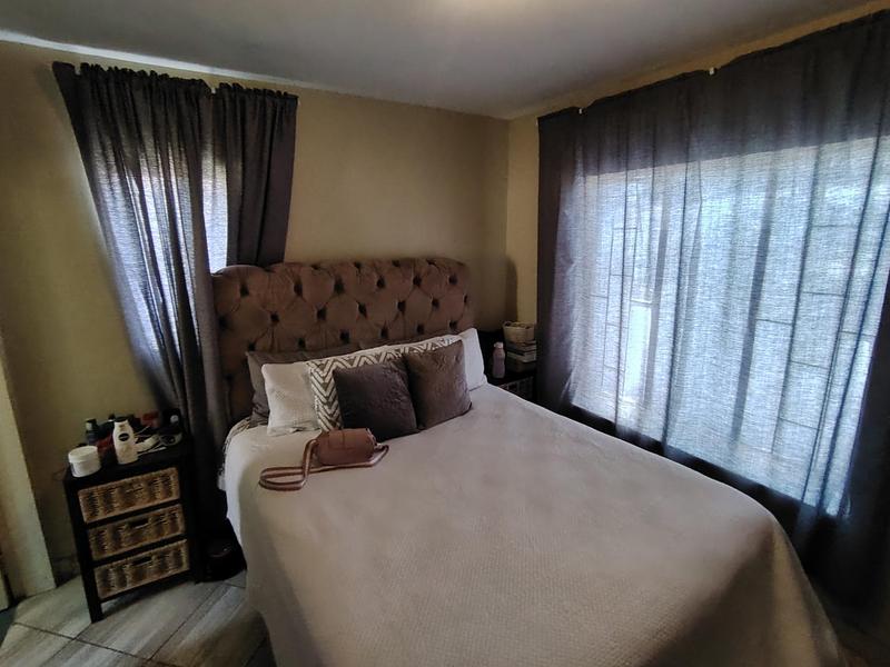 To Let 2 Bedroom Property for Rent in Die Hoewes Gauteng