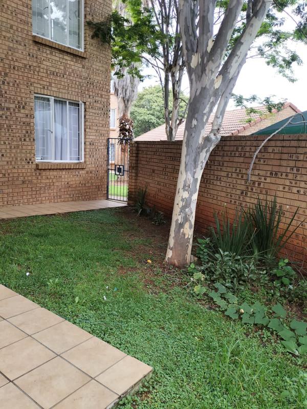 To Let 2 Bedroom Property for Rent in Die Hoewes Gauteng