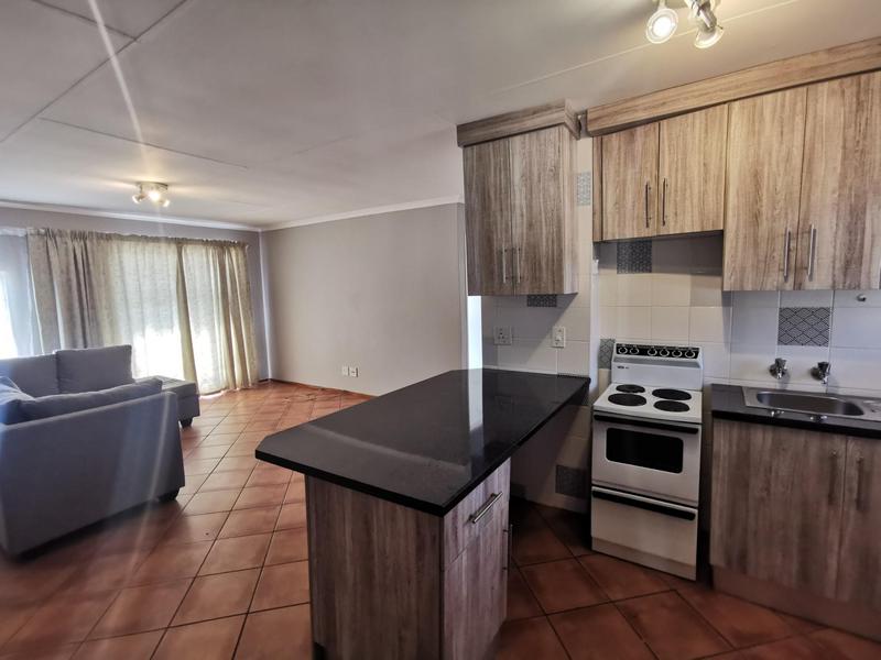 2 Bedroom Property for Sale in Die Hoewes Gauteng