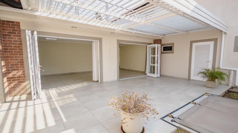 To Let 4 Bedroom Property for Rent in Waterkloof A H Gauteng