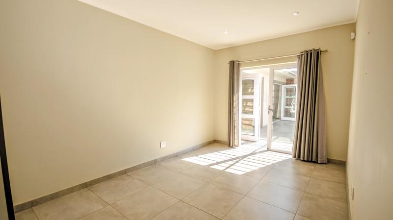 To Let 4 Bedroom Property for Rent in Waterkloof A H Gauteng