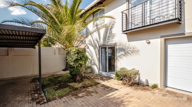 To Let 4 Bedroom Property for Rent in Waterkloof A H Gauteng