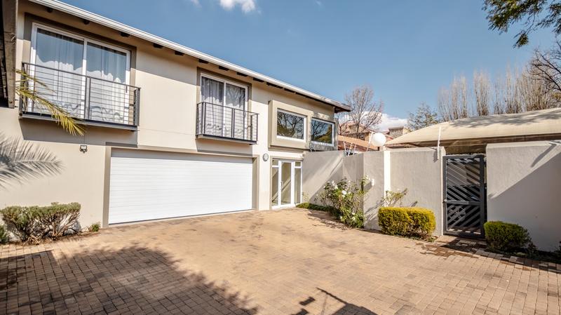 To Let 4 Bedroom Property for Rent in Waterkloof A H Gauteng