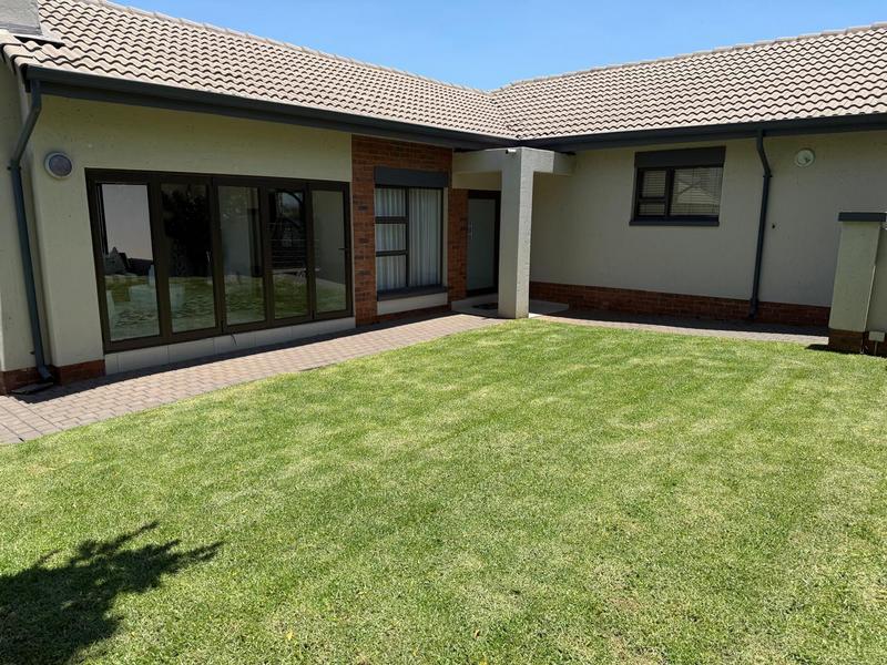 To Let 4 Bedroom Property for Rent in Midstream Hill Gauteng