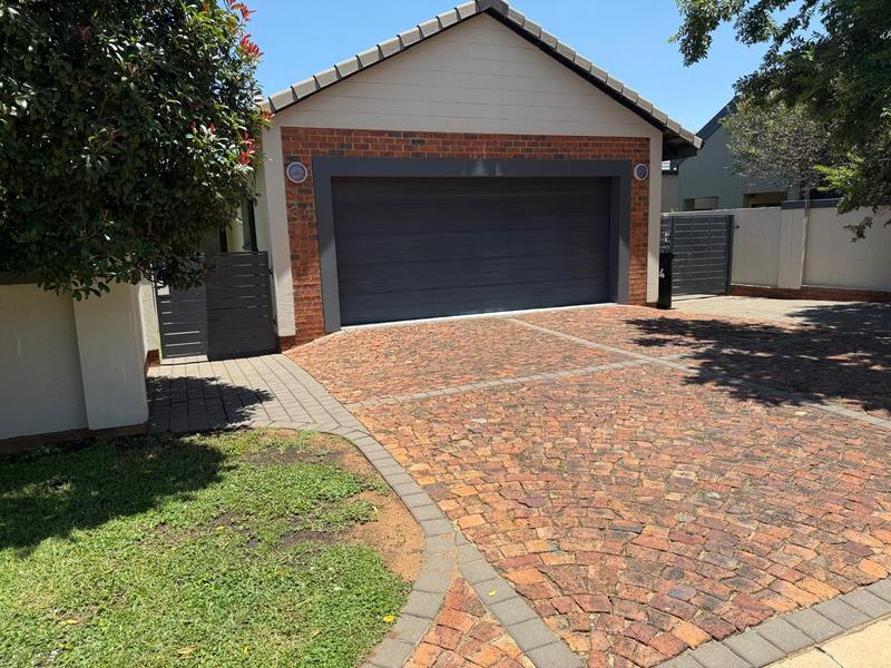 To Let 4 Bedroom Property for Rent in Midstream Hill Gauteng