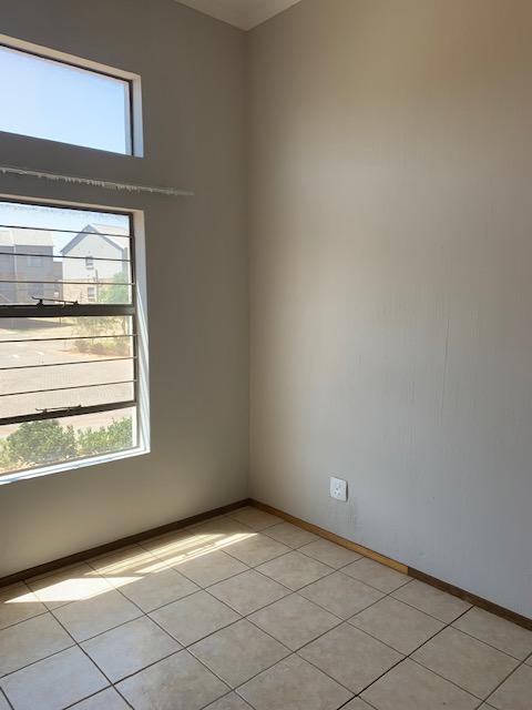 To Let 2 Bedroom Property for Rent in Noordheuwel Gauteng