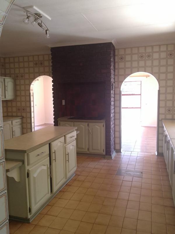 To Let 4 Bedroom Property for Rent in Petersfield Gauteng