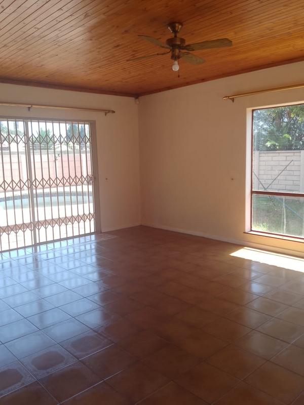 To Let 4 Bedroom Property for Rent in Petersfield Gauteng