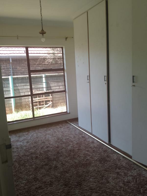 To Let 4 Bedroom Property for Rent in Petersfield Gauteng