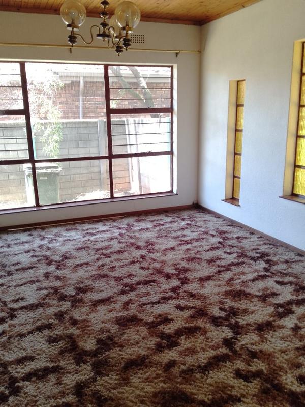 To Let 4 Bedroom Property for Rent in Petersfield Gauteng