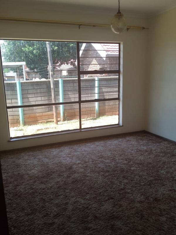 To Let 4 Bedroom Property for Rent in Petersfield Gauteng