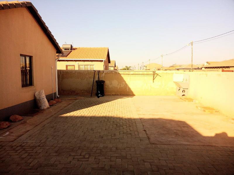 To Let 2 Bedroom Property for Rent in Protea Glen Gauteng