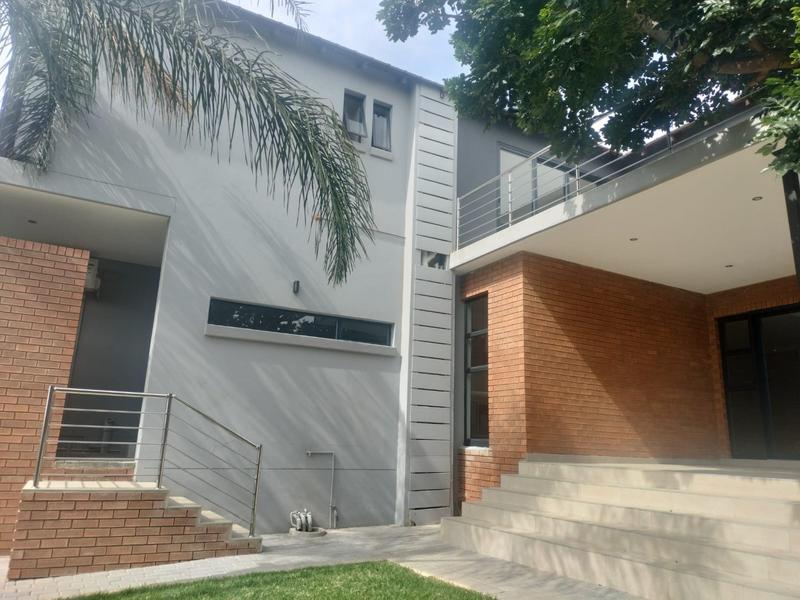 To Let 4 Bedroom Property for Rent in Waterkloof Ridge Gauteng