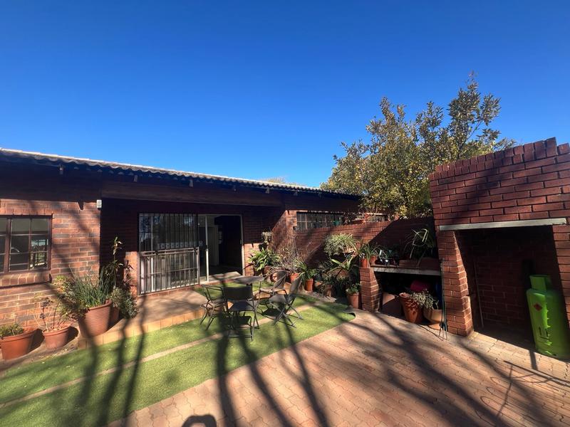 To Let 3 Bedroom Property for Rent in Chancliff A H Gauteng