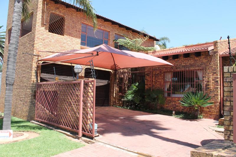 4 Bedroom Property for Sale in Marais Steyn Park Gauteng