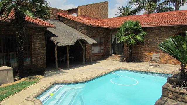 4 Bedroom Property for Sale in Marais Steyn Park Gauteng