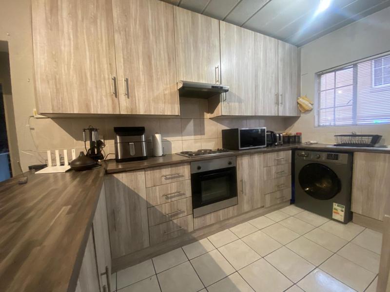 2 Bedroom Property for Sale in Vorna Valley Gauteng