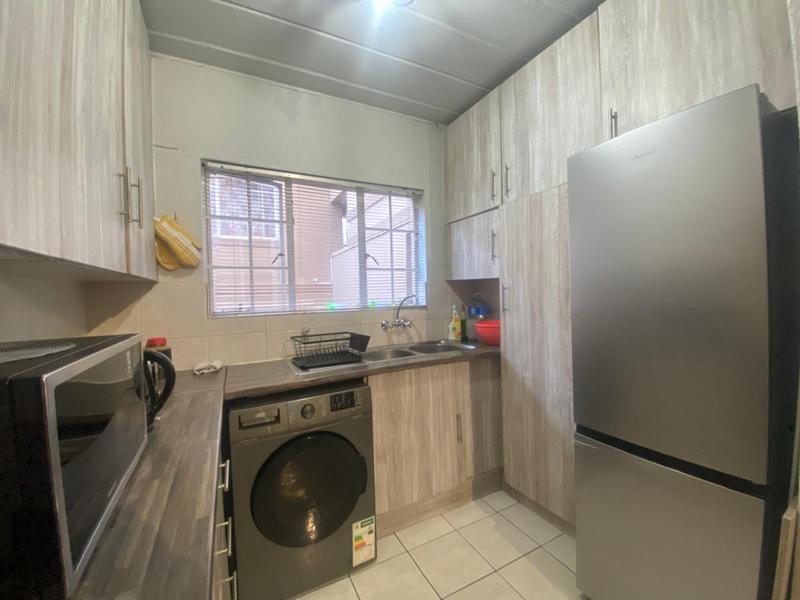 2 Bedroom Property for Sale in Vorna Valley Gauteng