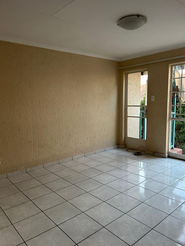 To Let 2 Bedroom Property for Rent in Vorna Valley Gauteng