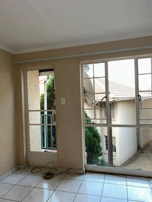 To Let 2 Bedroom Property for Rent in Vorna Valley Gauteng