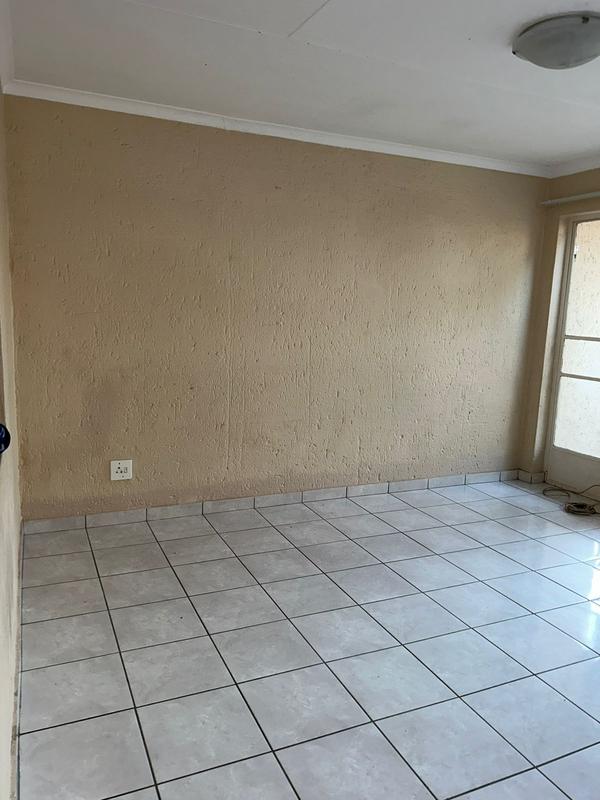 To Let 2 Bedroom Property for Rent in Vorna Valley Gauteng