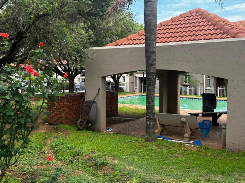 To Let 2 Bedroom Property for Rent in Vorna Valley Gauteng