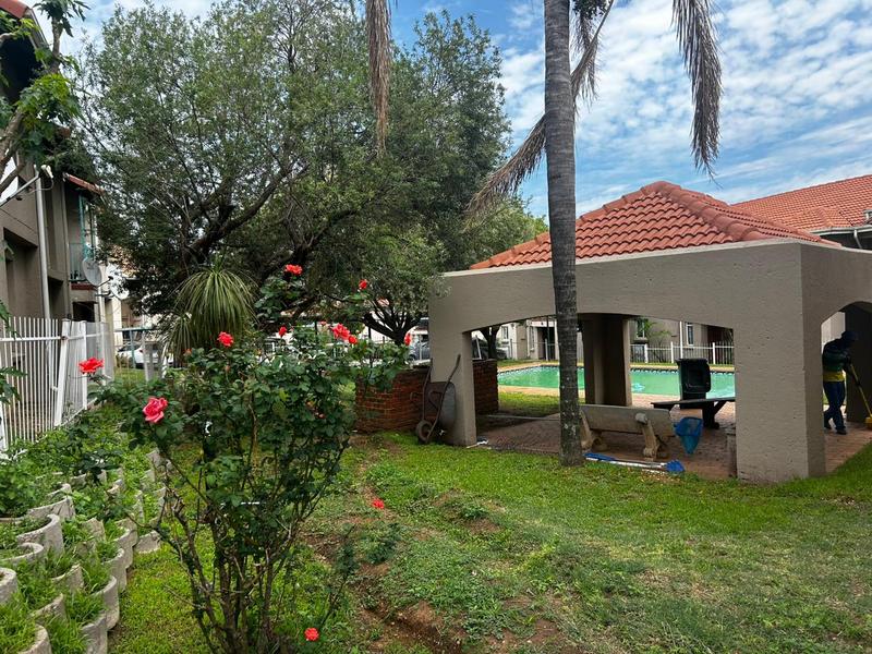 To Let 2 Bedroom Property for Rent in Vorna Valley Gauteng