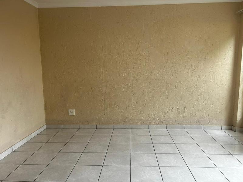 To Let 2 Bedroom Property for Rent in Vorna Valley Gauteng