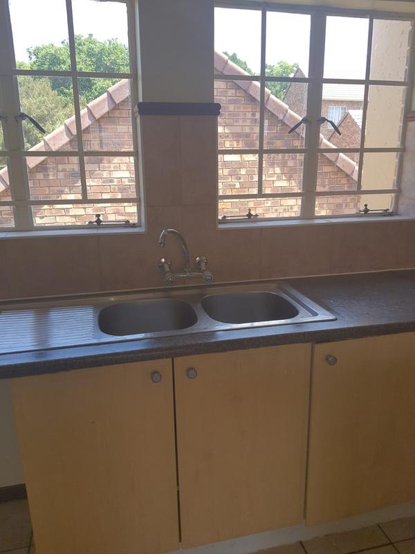 To Let 2 Bedroom Property for Rent in Olympus Gauteng