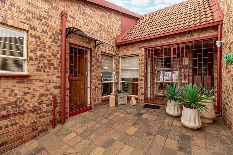 3 Bedroom Property for Sale in Rant En Dal Gauteng