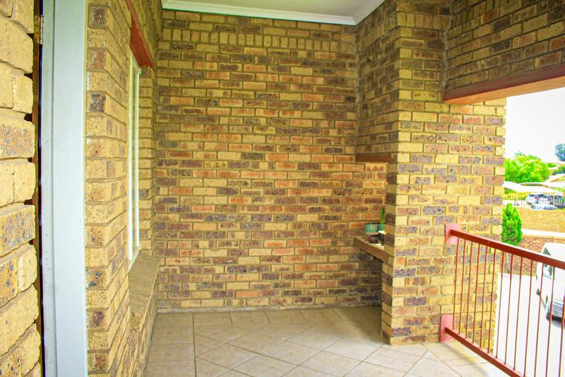 2 Bedroom Property for Sale in Erand Gardens Gauteng