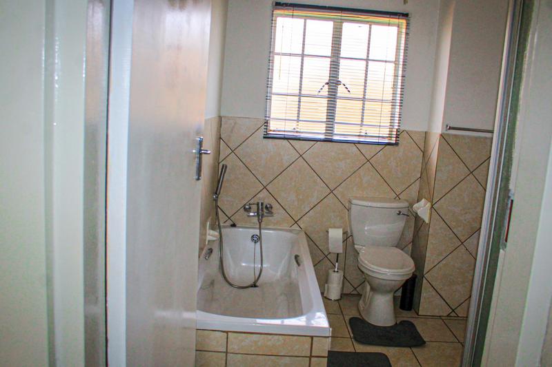 2 Bedroom Property for Sale in Erand Gardens Gauteng