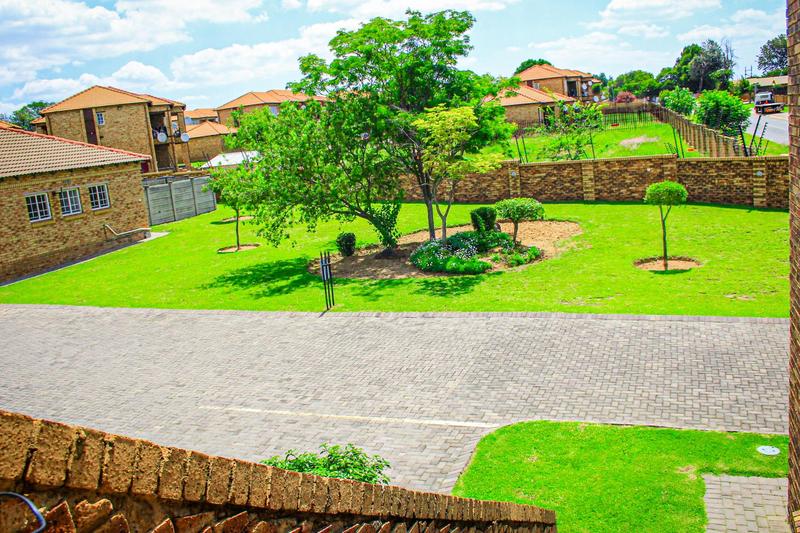 2 Bedroom Property for Sale in Erand Gardens Gauteng