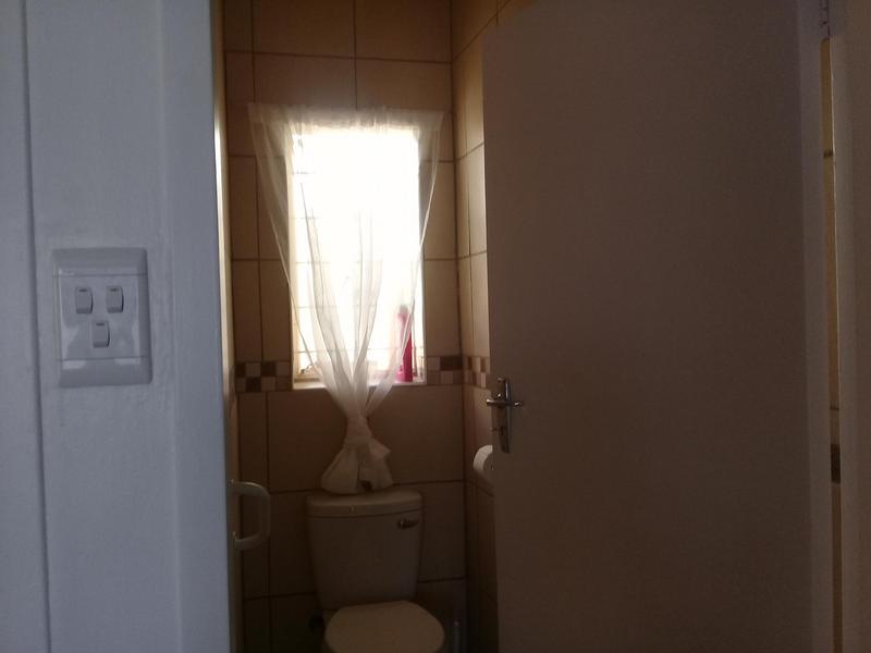 To Let 1 Bedroom Property for Rent in Rant En Dal Gauteng