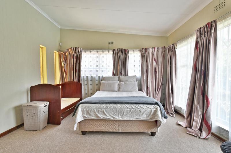 4 Bedroom Property for Sale in Glenvista Gauteng