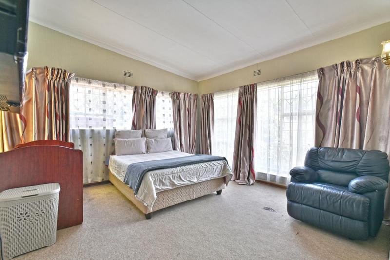 4 Bedroom Property for Sale in Glenvista Gauteng